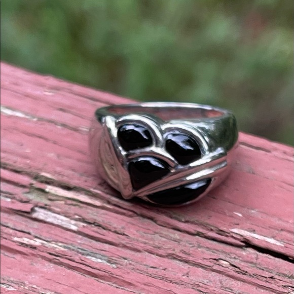 Chunky Vintage Solid Sterling Silver (.925) and Onyx Ring (Size 8.25) - Picture 1 of 3